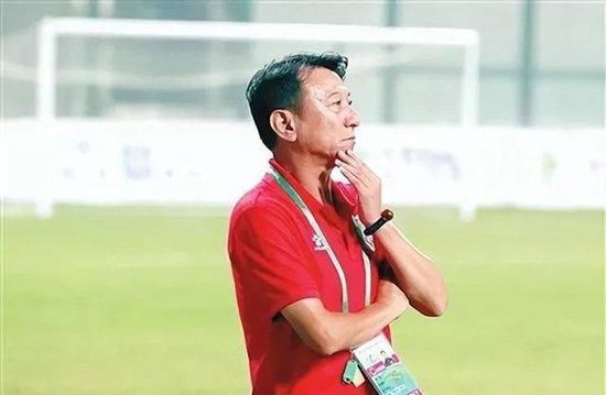 缄默而孤傲的中年汉子赛扬·费尔南德斯（伊尔凡·可汗 Irfan Khan 饰）老婆归天多年，工作也快到了退休之时。孑然一身的赛扬上班放工吃饭回家，孤单的时辰就在阳台上吸烟，不发出一句响声；伊拉（妮拉特·考尔 Nimrat Kaur 饰），一个纯真简单的家庭妇女。她把所有的豪情都投进到了家庭中，把赐顾帮衬女儿服侍丈夫视为本身的责任。她只但愿她的丈夫能多看她一眼，多存眷她一些。两个糊口在孟买完全不成能有交集的男女，竟然由于一次午饭错拿而有了交集，引发了共识。他们起头用传统而涵蓄的手札进行来往，向对方倾吐本身的孤傲和孤单。在城市的两个角落里，一个鬼使神差的斑斓毛病，两个彼此目生的男女，一段触不成及的豪情徐徐起头。
